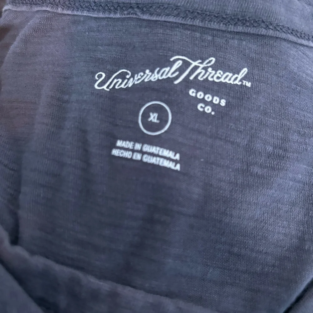 Universal Thread Dark Gray V-Neck Tee T-Shirt XL - Picture 5 of 5